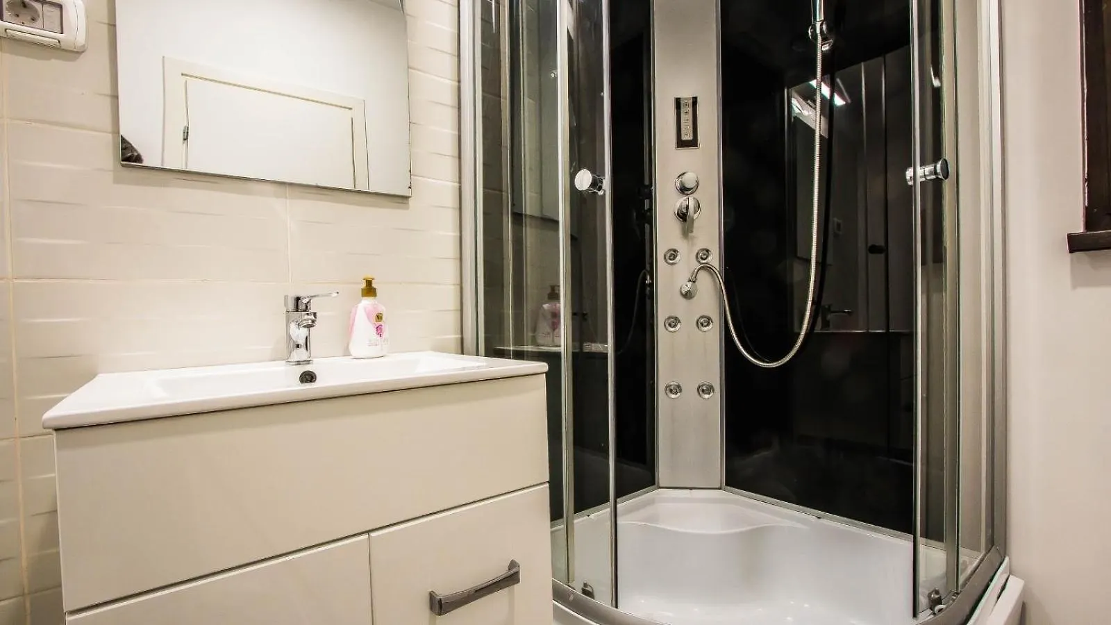 Panoramic Deluxe Apartaments-Mihai Bravu Bucharest Apartment