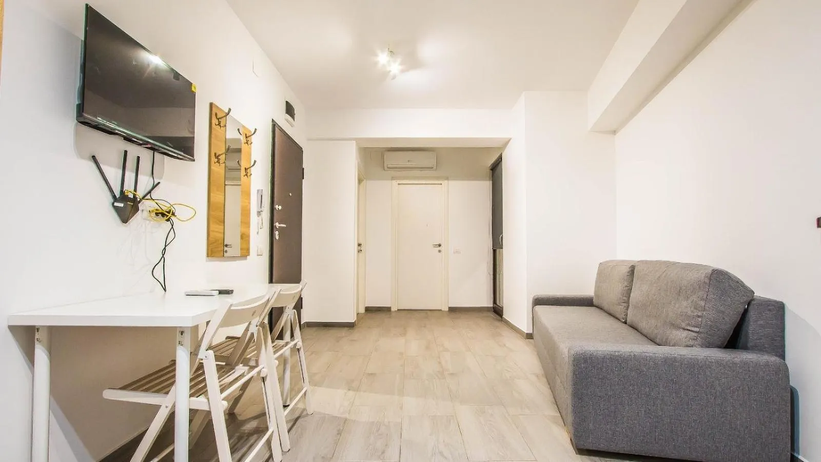Panoramic Deluxe Apartaments-Mihai Bravu Bucharest Apartment